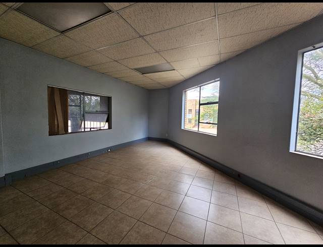 1,880M² WAREHOUSE TO LET IN MEADOWDALE